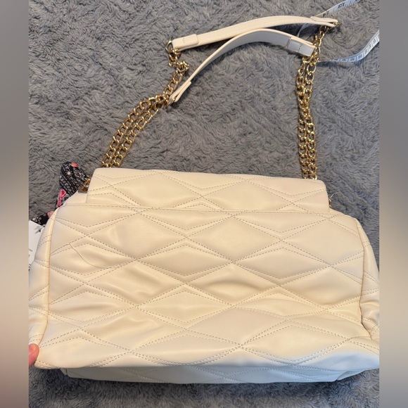 NWT! Betsey Johnson White Quilted Shoulder Bag - Picture 9 of 11